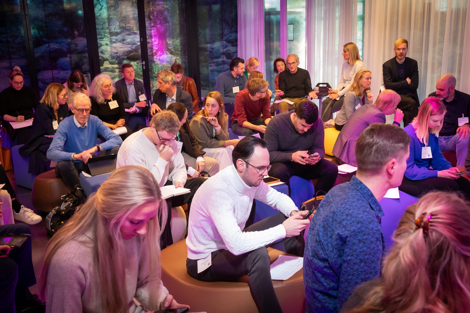 Deelnemers aan de workshop vullen een stakeholderanalyse in