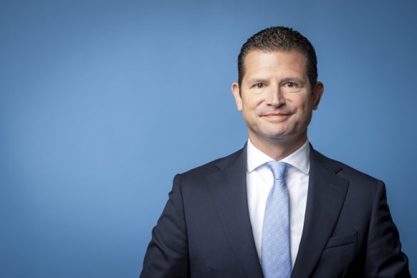 Dirk Beljaarts, minister van Economische Zaken