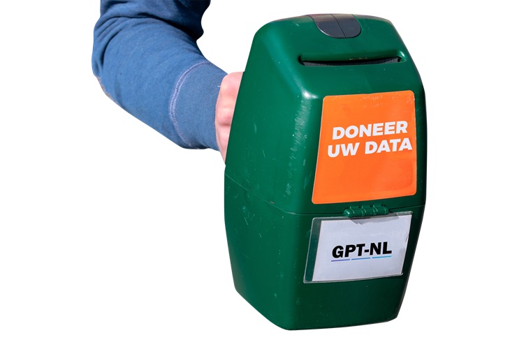 Collectebus met naam GPT-NL erop